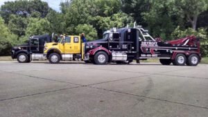 Detroit Towing Group tow service company in Warren, Michigan offering 24 hour towing near me