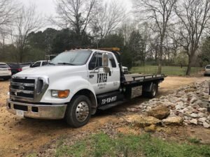 Yates Auto Repair and Towing tow service company in Savannah, Tennessee offering 24 hour towing near me