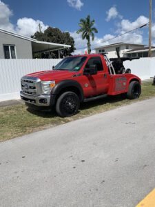 Florida wrecker towing tow service company in , offering 24 hour towing near me