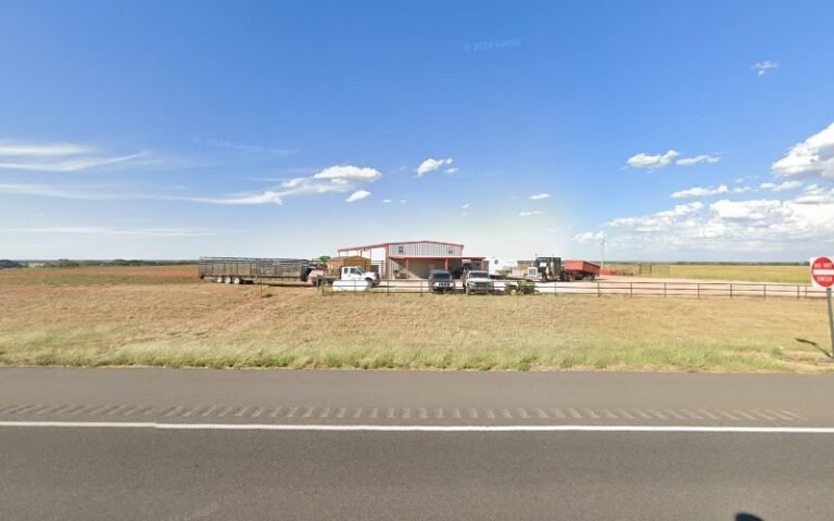 Red Dirt Wrecker Service Tow Service in Seiling, Oklahoma