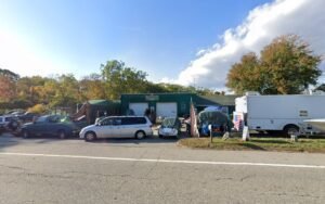 Seaport Auto tow service company in Mystic, Connecticut offering 24 hour towing near me