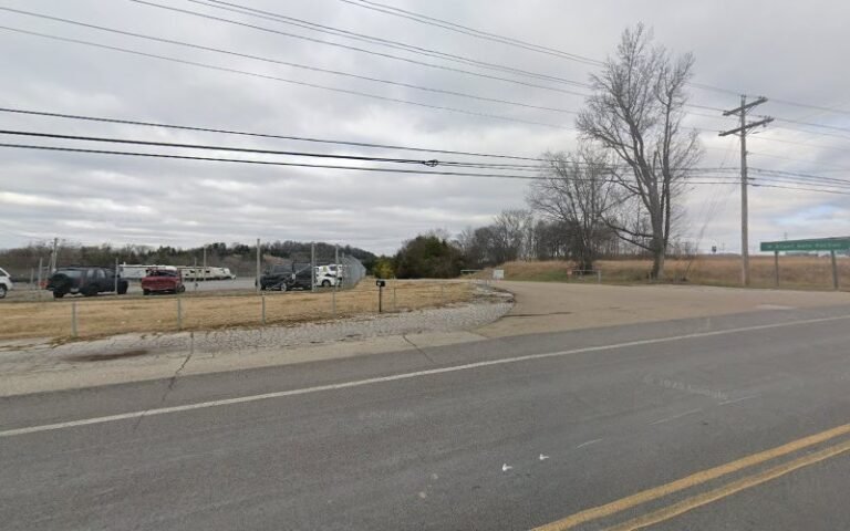 Bradley’s Towing & Recovery Tow Service in Louisville, Tennessee