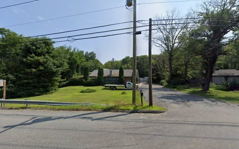 Cliff’s Auto Body Inc Tow Service in Danielson, Connecticut