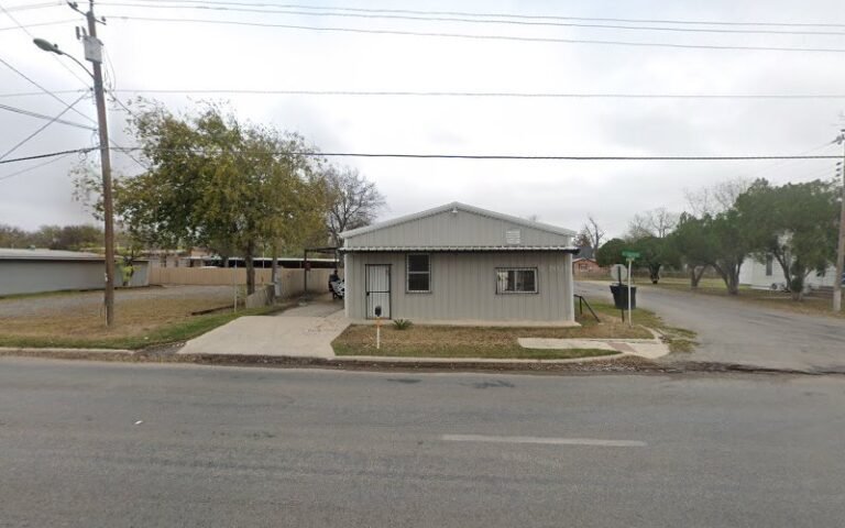 Hernandez Wrecker Tow Service in Uvalde, Texas