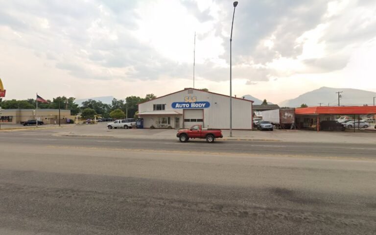 S & S Auto Body Inc Tow Service in Hamilton, Montana
