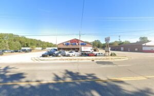 Muskegon Towing and Recovery tow service company in Muskegon, Michigan offering 24 hour towing near me