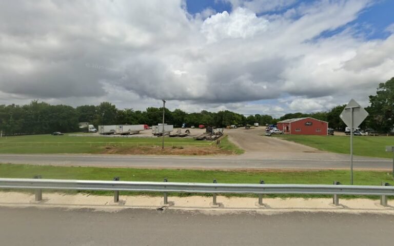 Gabeline Towing Tow Service in Paris, Texas