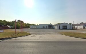 Landers Towing & Collision Inc tow service company in Mt Vernon, Illinois offering 24 hour towing near me