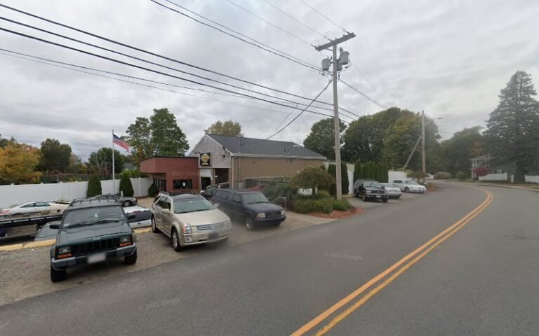 Sherm’s Auto Body & Repair Tow Service in Stoughton, Massachusetts
