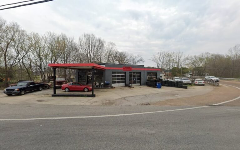 Bradford Garage & Wrecker Services Tow Service in Bradford, Tennessee