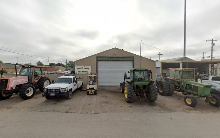 F & J Wrecker Service Tow Service in Thomas, Oklahoma