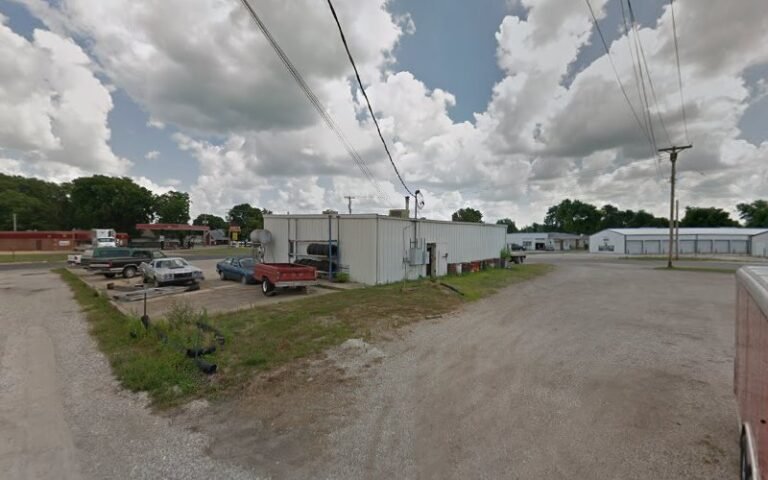 Anderson Automotive 2 Tow Service in Ashland, Illinois