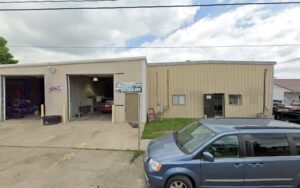 Ultimate Wrecker Services tow service company in Fredericktown, Missouri offering 24 hour towing near me