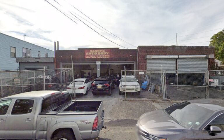 Sandy’s Autobody Tow Service in Jersey City, New Jersey