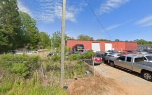 Davis Auto Repair tow service company in Hayneville, Alabama offering 24 hour towing near me