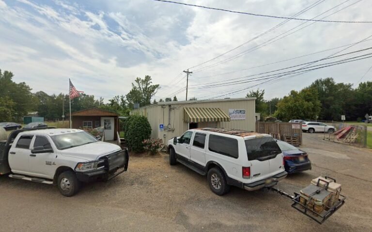 Jamie’s Body Shop Tow Service in Maben, Mississippi