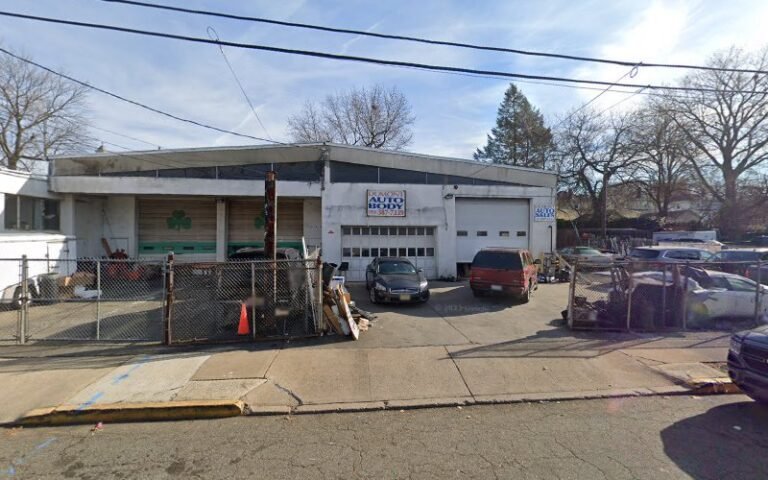 Dumont Auto Body Tow Service in Dumont, New Jersey
