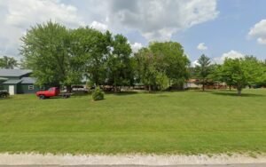 Buck's Auto & Auto Body tow service company in Holliday, Missouri offering 24 hour towing near me