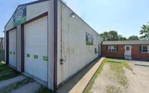 Chuck´s Towing & Recovery tow service company in Terre Haute, Indiana offering 24 hour towing near me