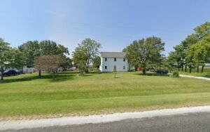 Paul's Auto & Truck Repair tow service company in Wellington, Illinois offering 24 hour towing near me
