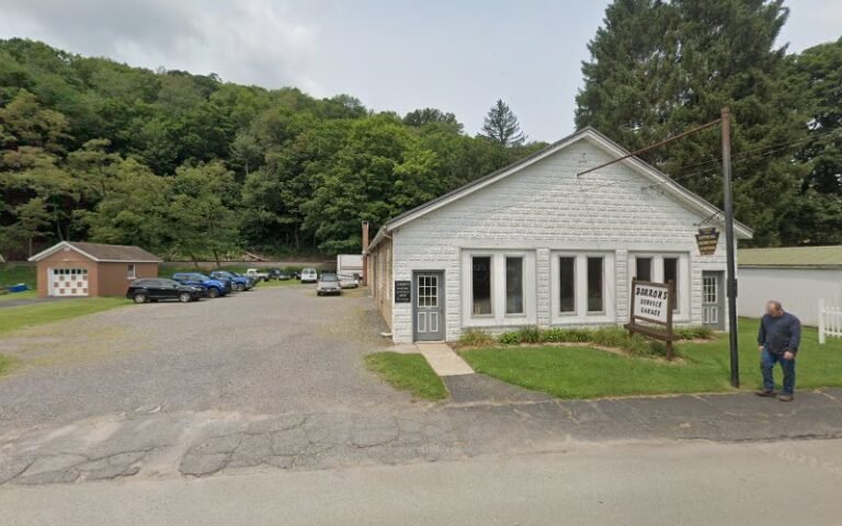 Barron’s Service Garage Tow Service in Hooversville, Pennsylvania