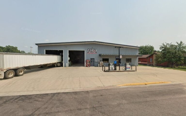 T & S Truck Repair Tow Service in Lismore, Minnesota