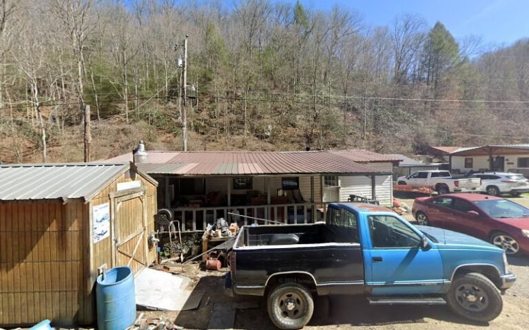 Kincer Brothers Auto Repair Tow Service in Jenkins, Kentucky