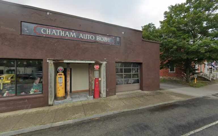 Chatham Auto Body Repair Tow Service in Chatham, New York