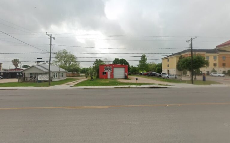 C J Automotive Services Tow Service in Bay City, Texas