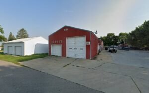 Scott's tow service company in Rockford, Iowa offering 24 hour towing near me