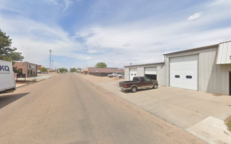 Hugoton Uptown Auto Body Tow Service in Hugoton, Kansas