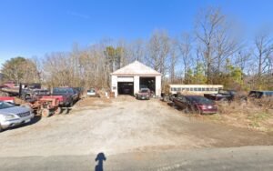 Red House Garage tow service company in Red House, Virginia offering 24 hour towing near me