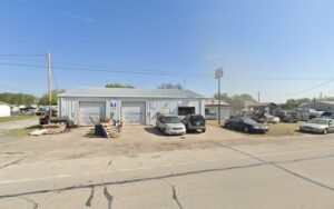 Burden's Auto & Wrecker Services tow service company in Burkburnett, Texas offering 24 hour towing near me