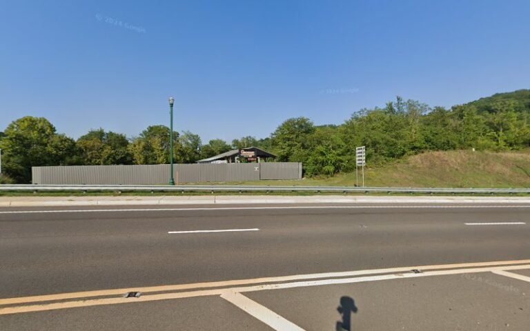 Grosams Tow Service in Clinton, Tennessee