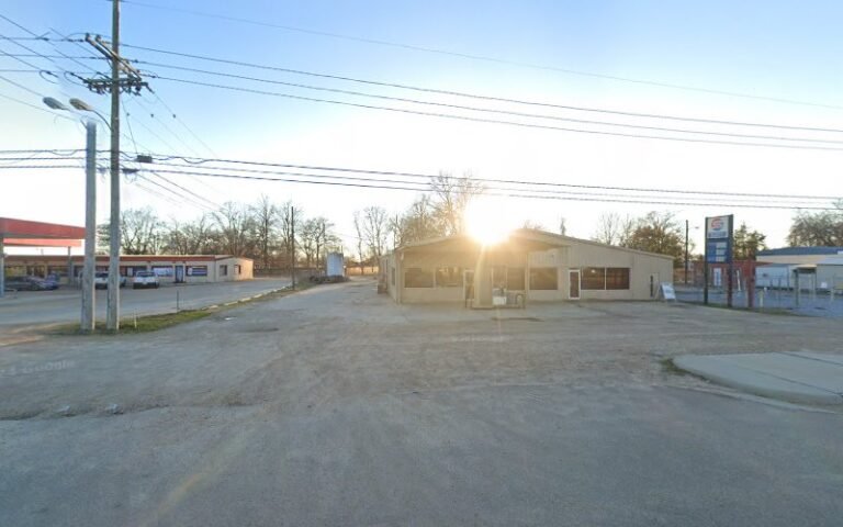 Rayburn & Son Tires Tow Service in Webb, Mississippi