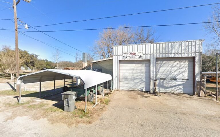 Maples Auto Repair Tow Service in Leakey, Texas