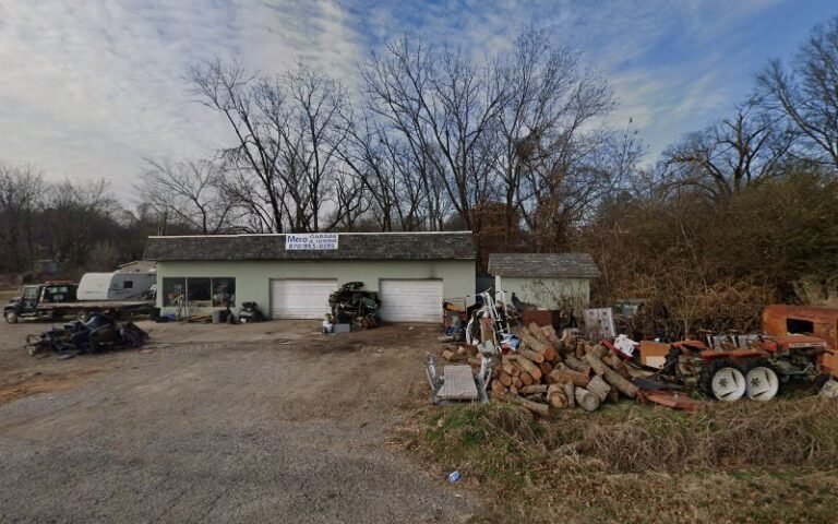 Mero Towing and Garage Tow Service in Thayer, Missouri
