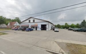 Reinert and Bender tow service company in Frankenmuth, Michigan offering 24 hour towing near me