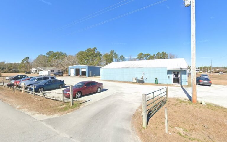 J & T Automotive Tow Service in Swansboro, North Carolina