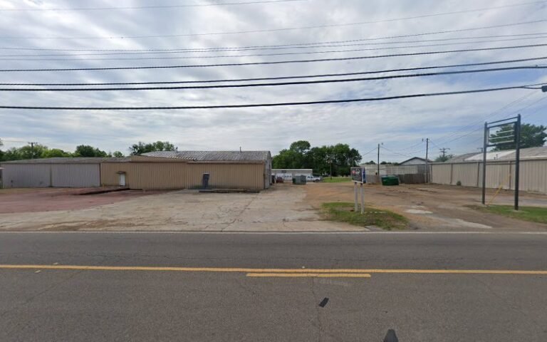 Guest Body Shop LLC Tow Service in West Point, Mississippi