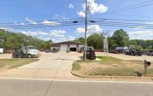 Smith Towing & Recovery tow service company in Tupelo, Mississippi offering 24 hour towing near me