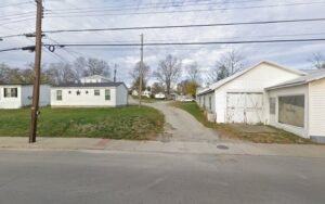 Brooks Towing tow service company in Flemingsburg, Kentucky offering 24 hour towing near me