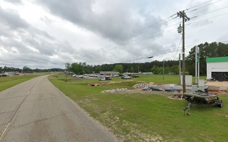 Shell Rapid Lube Tow Service in Collins, Mississippi