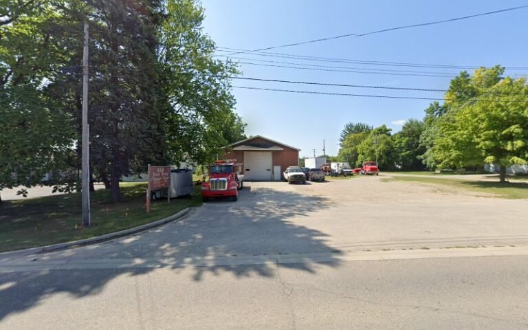 AA Truck Towing Alignments and Repairs Tow Service in Shepherd, Michigan