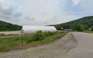 Jett's Auto & Towing, LLC tow service company in Amma, West Virginia offering 24 hour towing near me