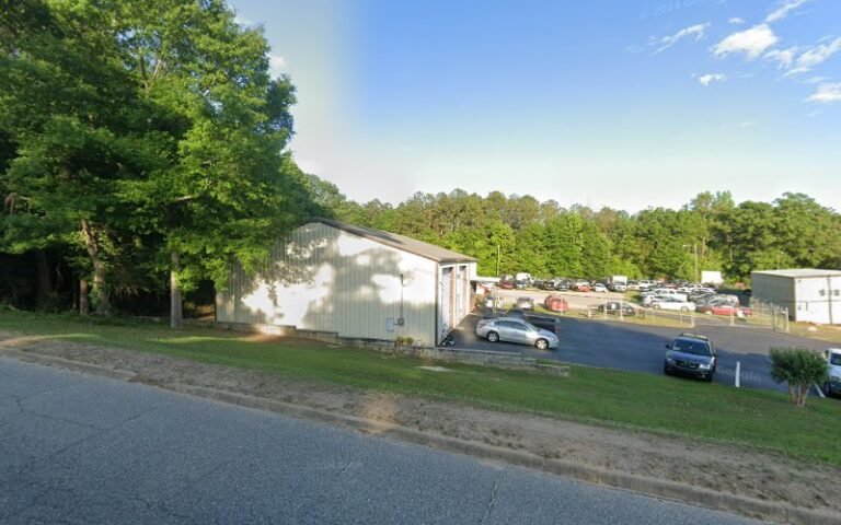 Call Christopher Wrecker Service Tow Service in Grove Hill, Alabama