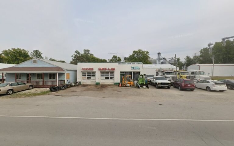 L & C Auto Repair Tow Service in Neoga, Illinois
