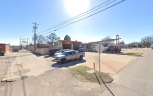 Triple R Wrecker Service LLC tow service company in Shawnee, Oklahoma offering 24 hour towing near me