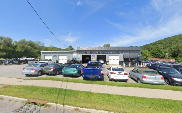 Smith Street Auto Towing Tow Service in Whitehall, New York