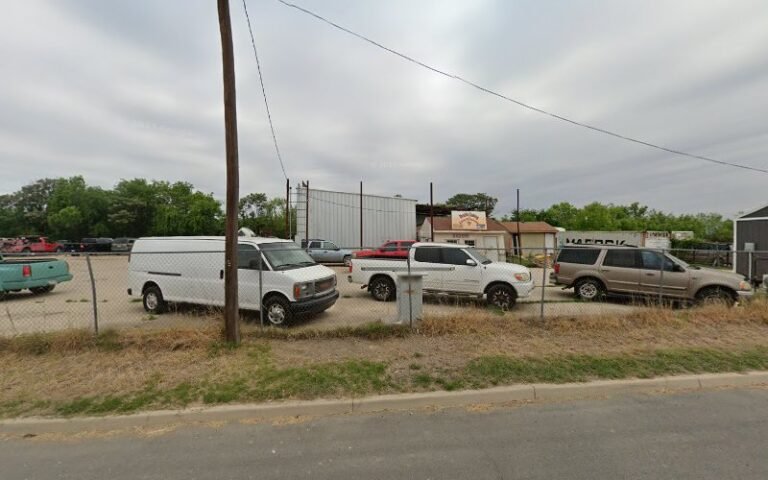 Uvalde Towing & Tractor Trailer Repair Tow Service in Uvalde, Texas